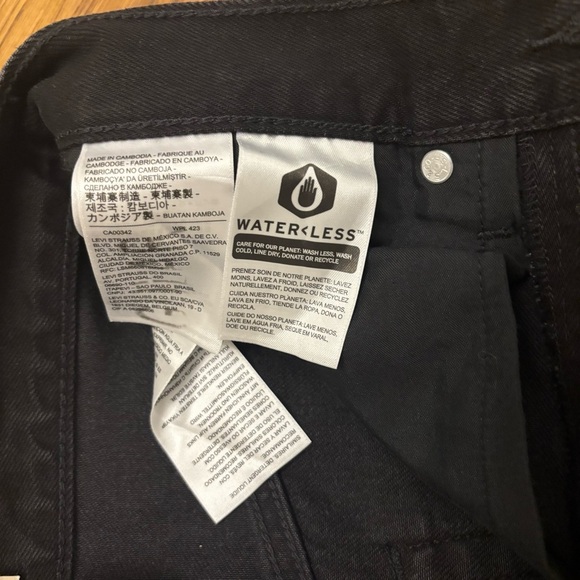 Levi's® Premium HIGH LOOSE FLARE WOMEN'S JEANS - Picture 9 of 16